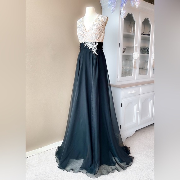 MAC DUGGAL Chiffon Embellished Formal Dress Sz 6 Evening Gown Prom Homecoming - Picture 3 of 16